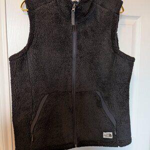 Northface women sherpa vest